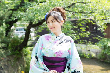 浴衣の女性