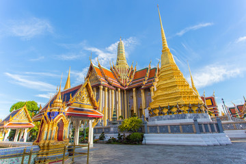 Naklejka premium Wat Phra Kaew Starożytna świątynia w Bangkoku w Tajlandii