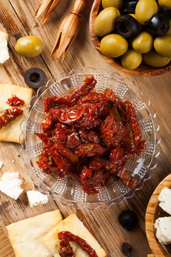 Sun dried tomatoes with olives