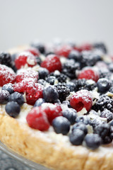Crostata di frutti di bosco e cioccolato bianco
