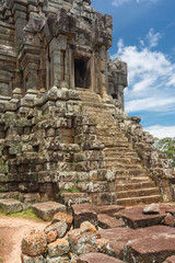 Fototapeta premium Stone murals and sculptures in Angkor wat, Cambodia