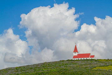 赤い屋根のの教会 Church of Vik on Iceland