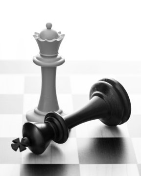 Chess: victory of the white queen 