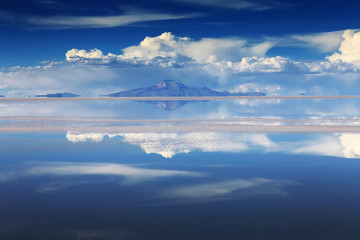 Fototapeta na wymiar Salar de Uyuni is largest salt flat in the World, Altiplano, Bol
