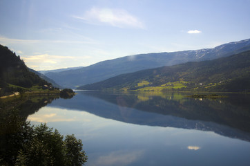 Fototapeta na wymiar Norwegian lake 