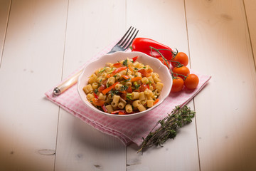 pasta with capsicum tomatoes and thymus