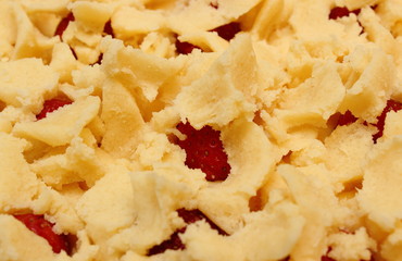 Raw yeast cake with strawberries