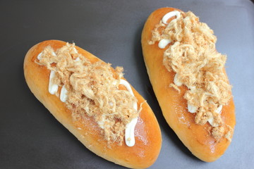 Bread with dried shredded pork