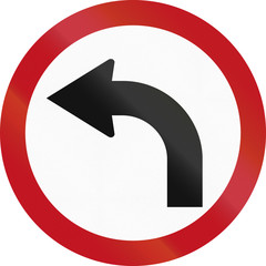 Colombian sign restricting the driving direction to left