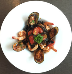 Black spaghetti with seafood