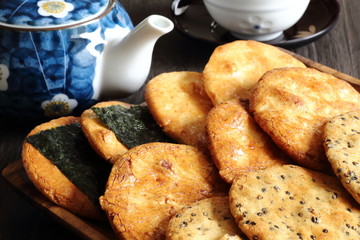 煎餅とお茶