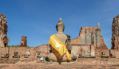 Historic architecture  of Wat Phra Mahathat in Ayutthaya histori
