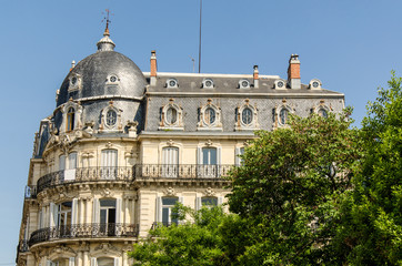Fototapeta na wymiar Häuserfassade in Montpellier