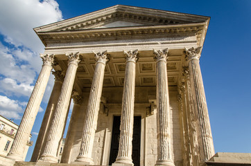 Naklejka premium Maison Carree in Nimes