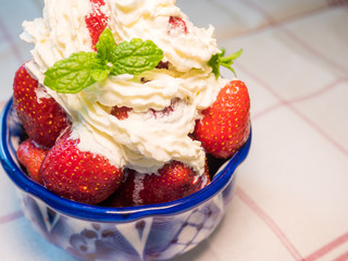 Strawberry wuth whipped cream