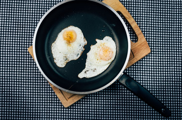 Jajka sadzone © Filip Olejowski