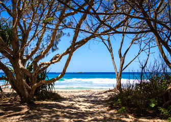 Path to Cylinder Beach
