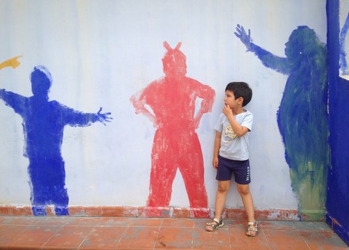 dialogo tra figure e bambino
