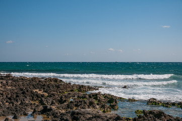 Violette, on the cliff