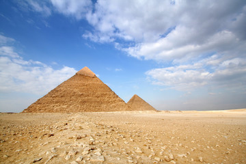 Obraz na płótnie Canvas Pyramids of giza