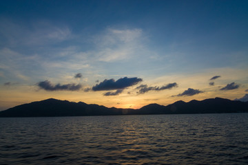 Fototapeta premium Early morning sunrise over the sea