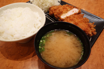 ロースカツ