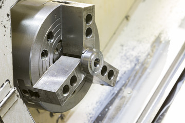 Turning automotive part by cnc lathe