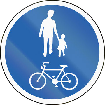 Road sign in Iceland - Combined pedestrian and cycle path