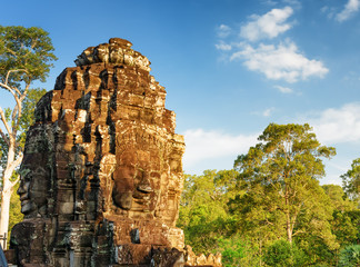 Obraz premium Mysterious face-tower of ancient Bayon in Angkor Thom, Cambodia