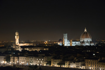 Fototapeta na wymiar duomo di Firenze by night