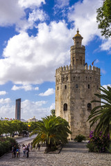 Fototapeta na wymiar Sevilla Andalusien - Torre del Oro am Guadalquivir
