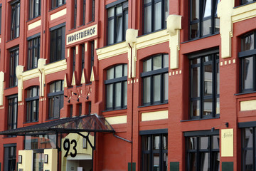 Naklejka premium Industriehof - saniertes Kontorhaus