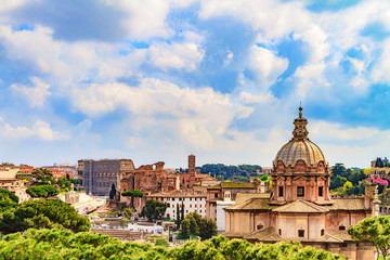 Fototapeta na wymiar Bella Roma. Lovely View on the historical buildings of Rome