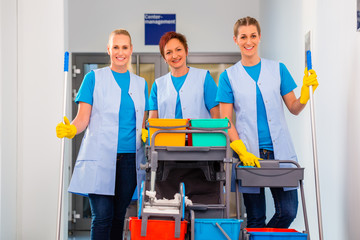 Putzfrauen von Reinigungsfirma