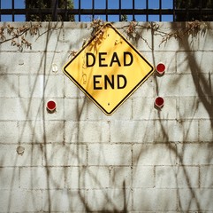 DEAD END
