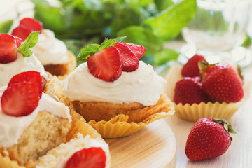  Homemade strawberry cupcakes
