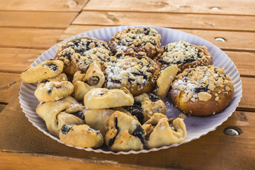 Little cakes with jam