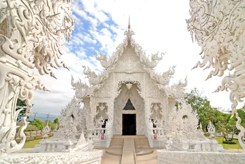 Schilderijen op glas Beautiful architecture white temple in Chiangrai Thailand © Art789