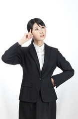 ビジネスウーマン　考える
