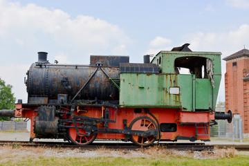 Fototapeta na wymiar Alte Dampflokomotive in Ruhestand