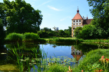 Fototapeta na wymiar Pond in Eggenderg castle in Graz, Austria