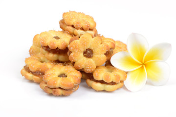Sandwich cookies with pineapple jam