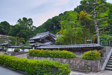 Fototapeta na wymiar 日本の古い様式の家屋