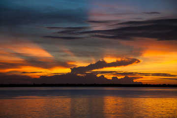 Fototapeta na wymiar アマゾン川の落日