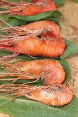 Barbecue grilled shrimp with green vegetables