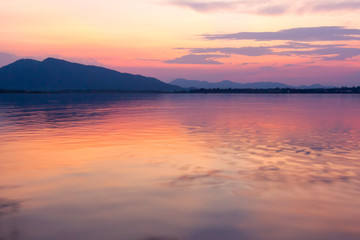 Fototapeta na wymiar beautiful sky after sunset on the lake