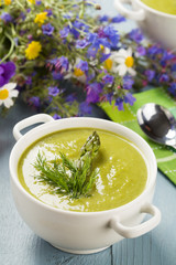 Delicious soup with asparagus.