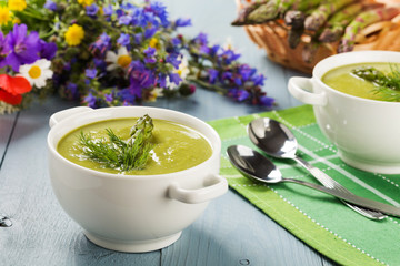 Delicious soup with asparagus.