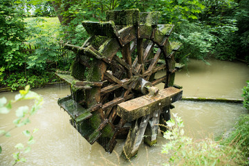 Mühlrad Seitenansicht schräg
