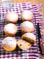 Whole meal muffins with raisin